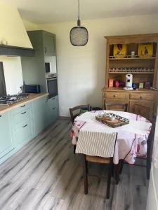 Maisons de vacances Chez Nono et Nana : Maison 4 Chambres