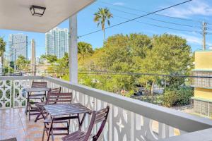 Newly Renovated 1BR Condo Near South Beach