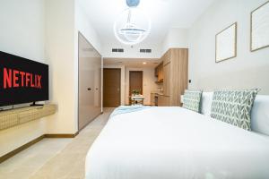 Modern Studio Living at Missoni Fully Furnished
