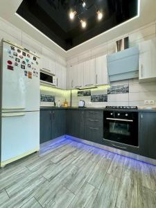 ApartPoltava УНІКАЛЬНІ апартаменти у ЦЕНТРІ з видом на театр Гоголя SOUL TOUCH