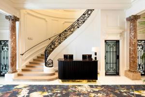 Sapphire House Antwerp, Autograph Collection