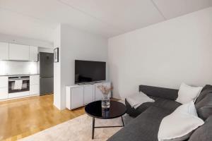 DINBNB APARTMENTS l Unbeatable Location l Priv Rooftop l Self Check-in