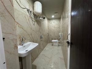Lari Guest House