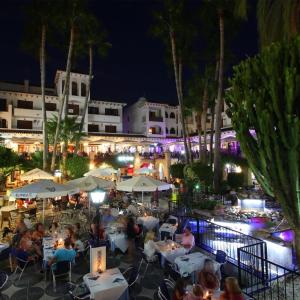 Orihuela Costa Sleeps 6 with Roof Terrace & Pool