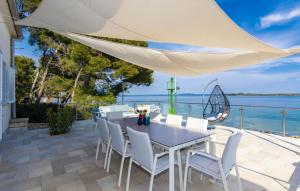 Beautiful Villa Zman near sea in Dugi Otok