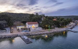 Beautiful Villa Zman near sea in Dugi Otok
