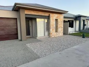 Alkimos Beach Luxury Home - Jindalee