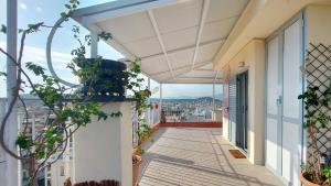 A bright and relaxing penthouse on the 5th floor