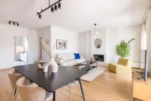 Convenient 3BR Apartment in Chalandri by UPSTREET - Marousi