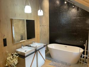 Luxury Chalets Lesná