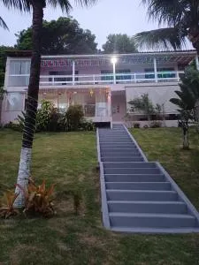 Casa tempoarada ampla com 4 suítes - Mutari