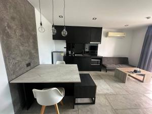 1-bedroom apartment Naiharn Beach B403