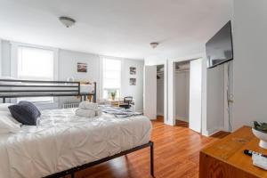 The Grand Retreat 9BR 4BA Near NYC and Airport