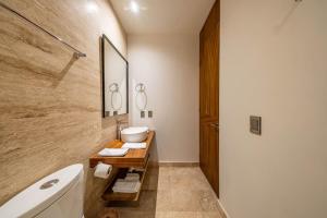 2 BR with Direct Walk-out to Pool, Sauna, and Gym