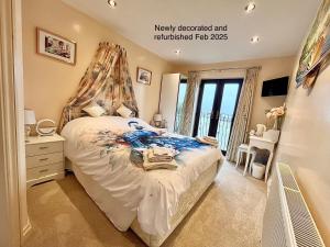 WILLOW RIDGE - a large country house with 3 rental rooms