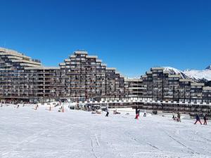 Studio fonctionnel au pied des pistes, balcon vue sur Mont-Blanc, pour 34 personnes - FR-1-181-2617