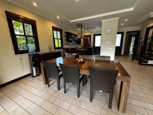 Spas Villas Eden Island