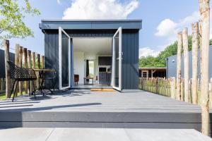 Tiny House met vlonder | 2 personen - Vakantiepark De Kremmer
