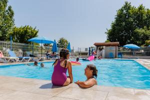 Campings Camping Bel Air Village La Baie : photos des chambres