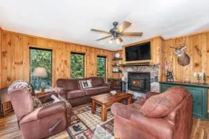 Clover Pines - Eagle River