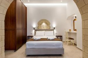 The Owl House near Chania City Centre