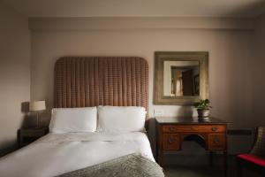 Classic Double Room room in Devonshire Arms at Pilsley - Chatsworth
