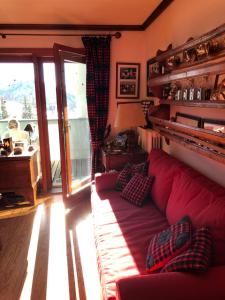 Apartment with Mountain View