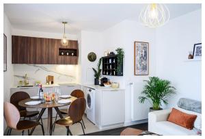 Appartements Entre Paris et le Chateau de Versailles - Parking : photos des chambres