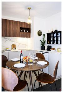 Appartements Entre Paris et le Chateau de Versailles - Parking : photos des chambres