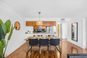 Relax & Feel The Good Vibes In Our Condo!