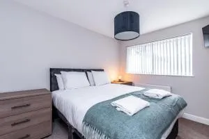 3-Bed House - Ideal for Contractors and Families - Papplewick