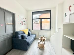 Studio mezzanine proche métro A