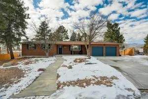 Crestwood Estate 4 Family Homes Sleeps 48 Near UCCS - Papeton