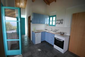 The Iconpainter Kalamaki Villa