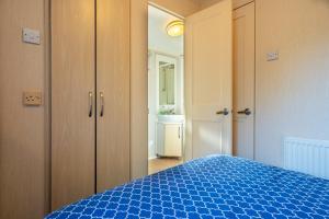 The Pollywiggle, Waxham, nr Sea Palling, Dog friendly, Private path to the beach