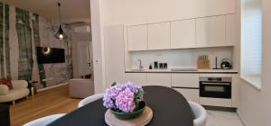 Nobile Apartment with 2 private parking spots