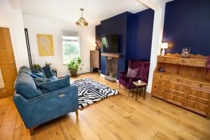 Relaxing Home with Basement Workspace & Golf Course View - 拉德克利夫