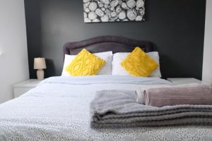 xx Lord St One Bedroom Apartment with Parking & WiFi - Salford Uni, Victoria Station, AO Arena