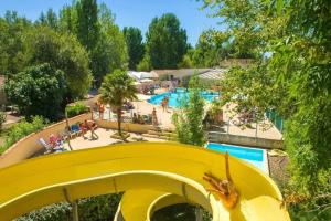 Maisons de vacances Bungalow accueillant a Angles avec piscine partagee : photos des chambres