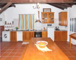 Charming House in Pataias with Shared Pool