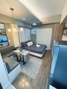 Modern Studio with City Views & Top Amenities