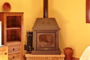 Cozy house in Villamiel with mountain view