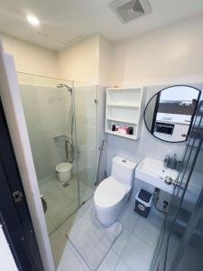 Modern Studio with City Views & Top Amenities