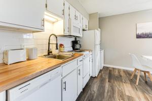 Near Attractions and Shows Branson Updated Condo