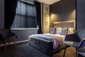 Newly Renovated Studio with Jacuzzi in Sheffield!