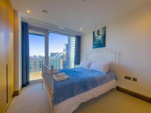 Modern Flat with Scenic Views - Pass the Keys