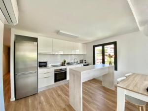 LLOGUER30 Llevantí, near the sea