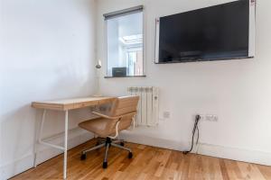 Blueground Canary Wharf nr offices food bars LON-487