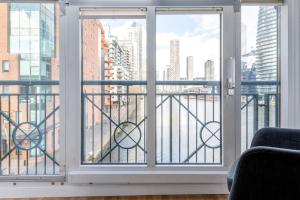 Blueground Canary Wharf nr offices food bars LON-487