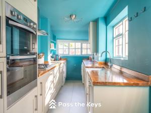 Cosy cottage within walking distance to Hart Street, perfect for exploring Henley-on-Thames - Pass the Keys